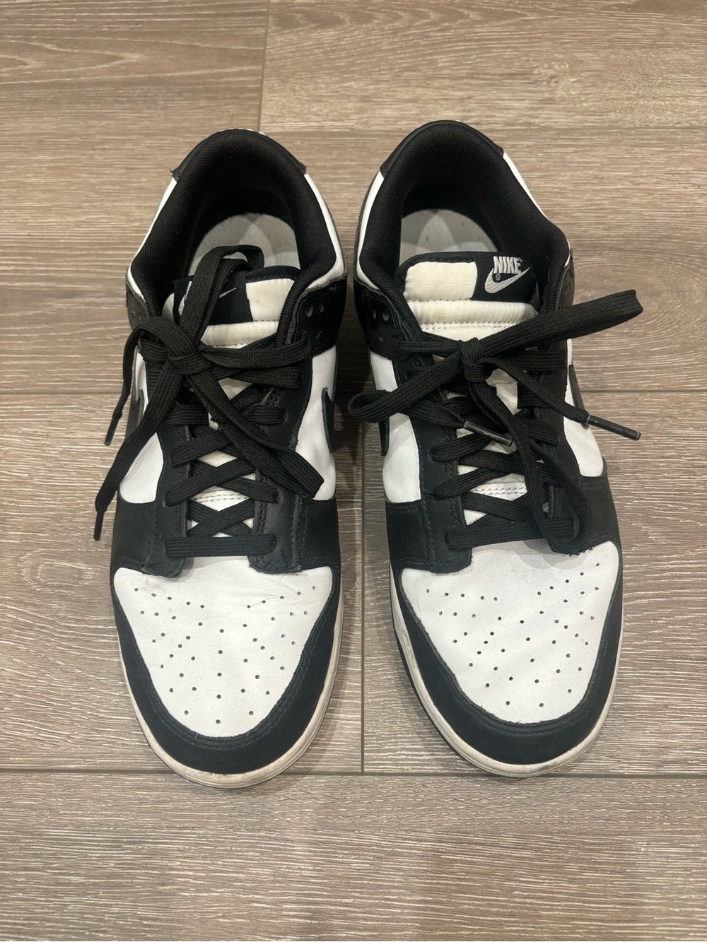 Nike Men’s Black and White Low-Top Sneakers